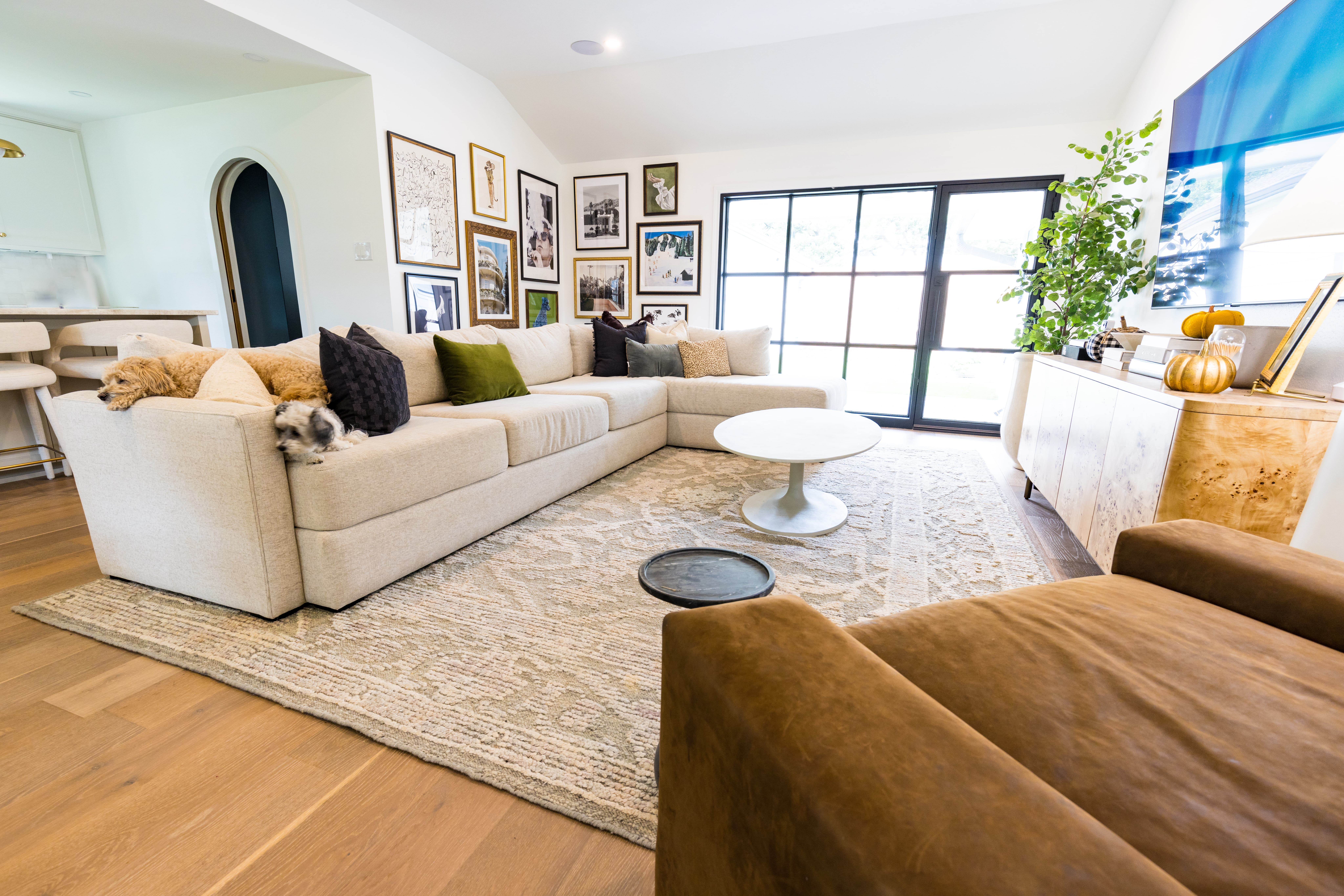 Luxury Living Room Custom Modular Sectional
